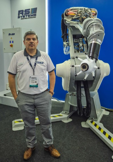 Emilio Salcedo, Diretor Técnico da RS Systems